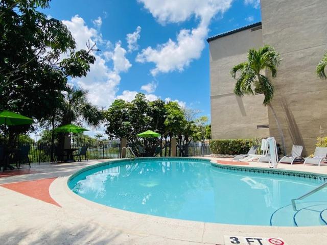 The Palms Inn & Suites Miami, Kendall, Fl Экстерьер фото
